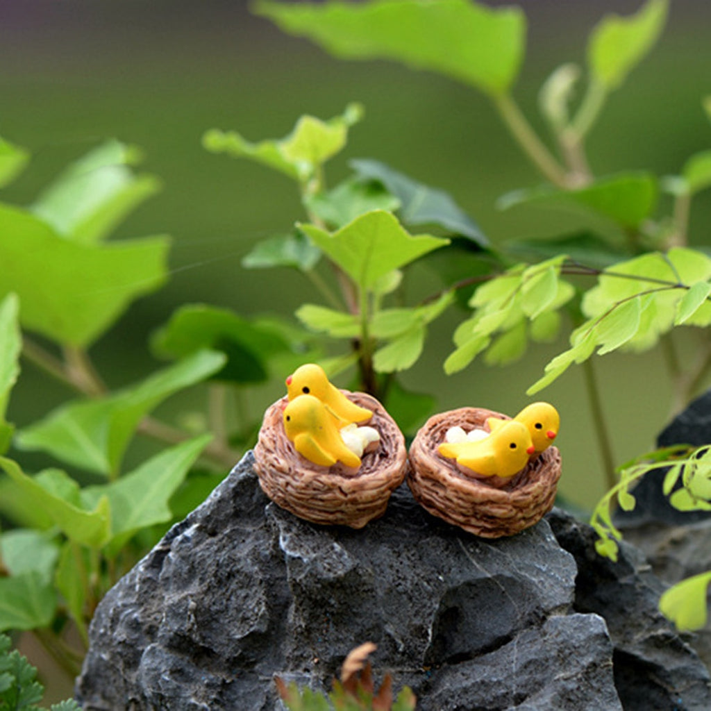 Mini nest with birds miniature